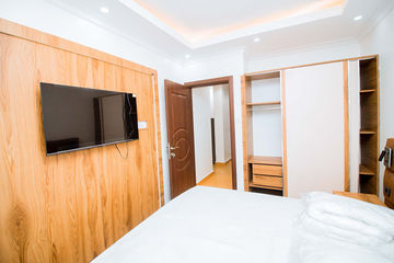 Deluxe One-Bedroom - Bathroom