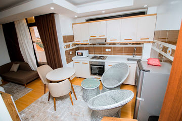Superior One-Bedroom - Bathroom